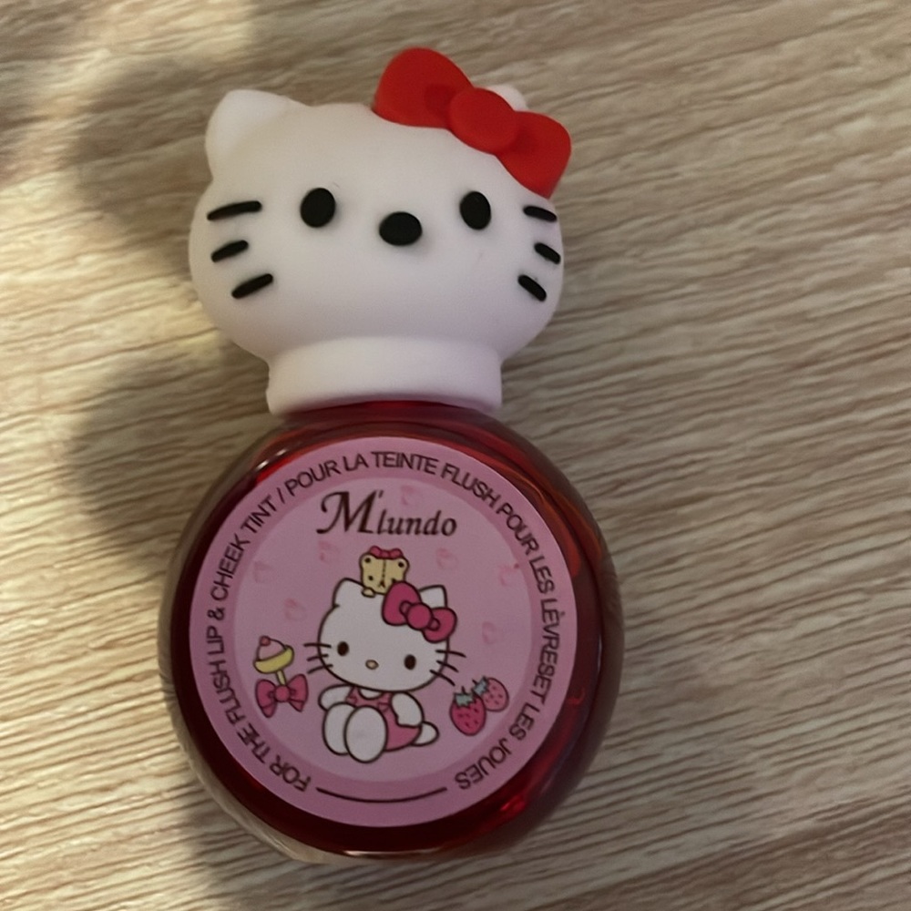 Hello kitty bundle - Picture 3 of 3